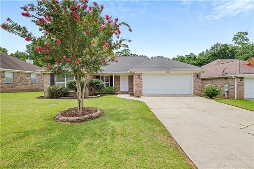 2220 Liberty Dr W, Mobile, AL, 36608-8826 | Card Image