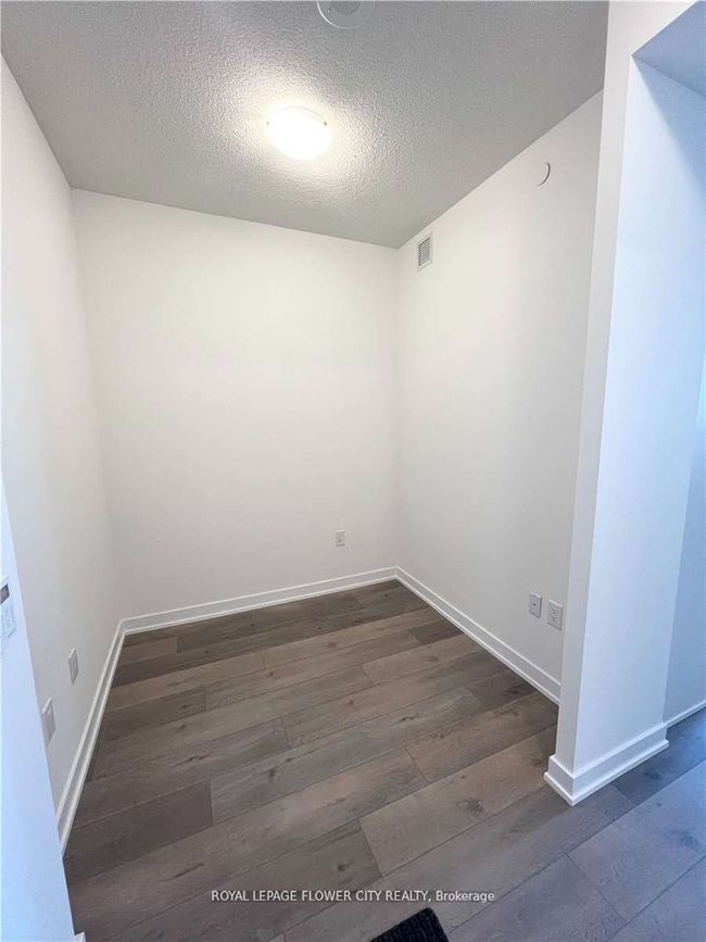 1715 - 10 Honeycrisp Cres, Condo with 2 bedrooms, 1 bathrooms and null parking in Vaughan ON | Image 4