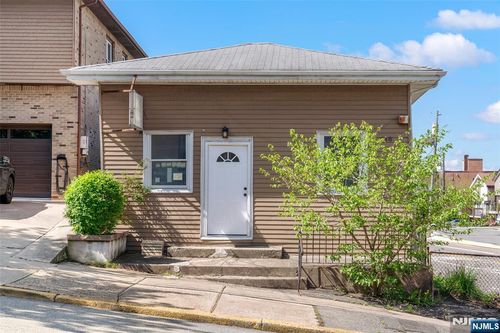 418 E Brinkerhoff Ave, Palisades Park, NJ, 07650-2036 | Card Image