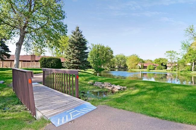 1021 Yuma Ln N, Townhouse with 2 bedrooms, 2 bathrooms and null parking in Plymouth MN | Image 25