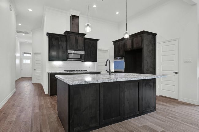525 Little Spring Ct, House other with 4 bedrooms, 3 bathrooms and 2 parking in Anahuac TX | Image 14