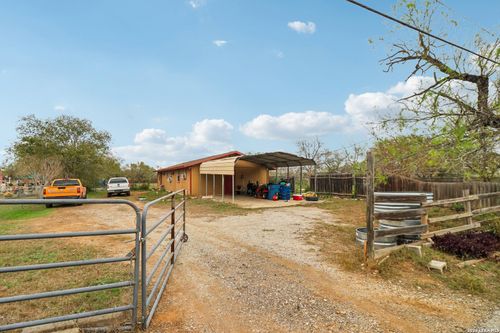 215 &amp; 213 Coughran Rd, Pleasanton, TX, 78064 | Card Image