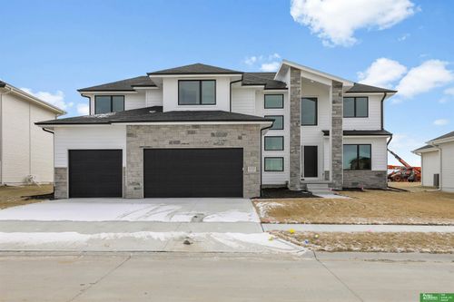 5717 N 197th Ave, Elkhorn, NE, 68022-6592 | Card Image