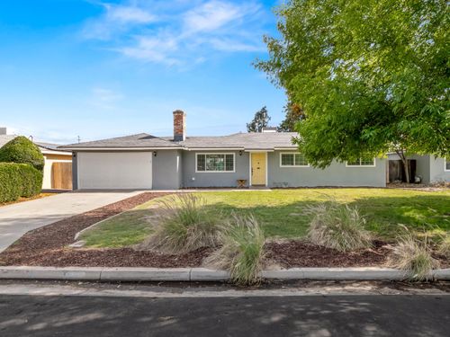 5684 E Sussex Way, Fresno, CA, 93727 | Card Image