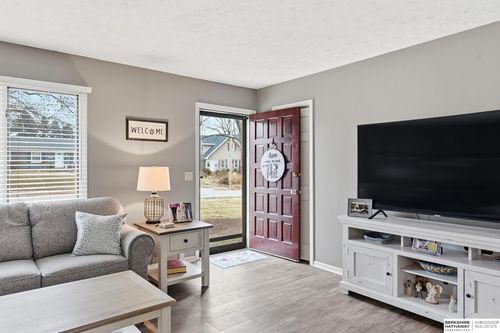 9211 Pauline St, Omaha, NE, 68124-3835 | Card Image