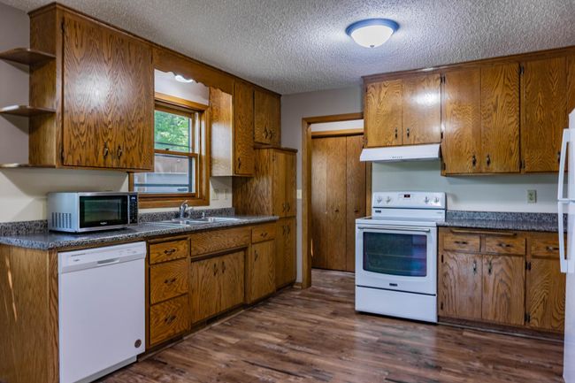 5200 Dahlgren Rd, House other with 4 bedrooms, 2 bathrooms and null parking in Chaska MN | Image 8