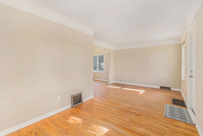 23128 Carlisle Ave, House other with 2 bedrooms, 1 bathrooms and null parking in Hazel Park MI | Image 7