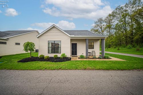 4075 Coventry Cir, Huron, OH, 44839-2345 | Card Image