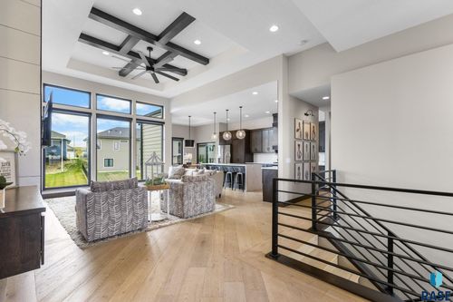 6701 E Spitfire Cir, Sioux Falls, SD, 57110-6314 | Card Image