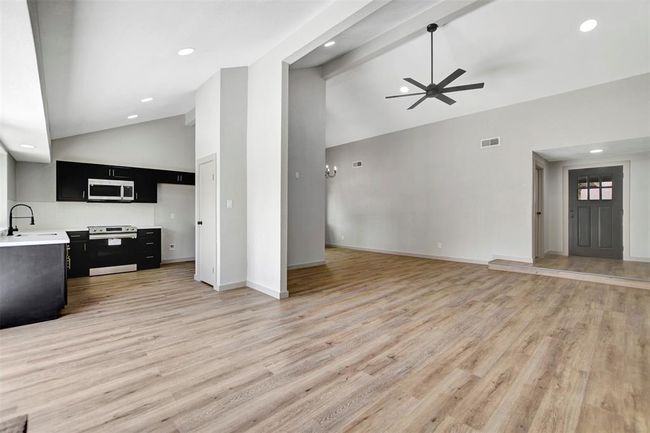 3727 Sunshine Ln, House other with 3 bedrooms, 2 bathrooms and 2 parking in Pasadena TX | Image 8