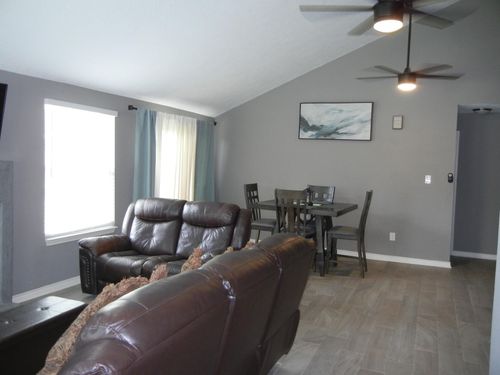3522 Mattingham Dr, Houston, TX, 77066-4611 | Card Image