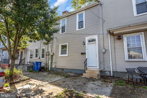 17 E Federal St, BURLINGTON, NJ, 08016-1609 | Card Image