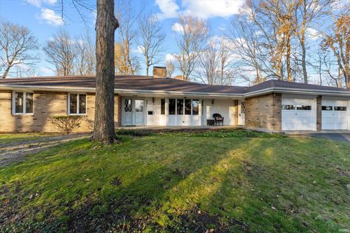 901 Northwood Dr, Nappanee, IN, 46550-1133 | Card Image