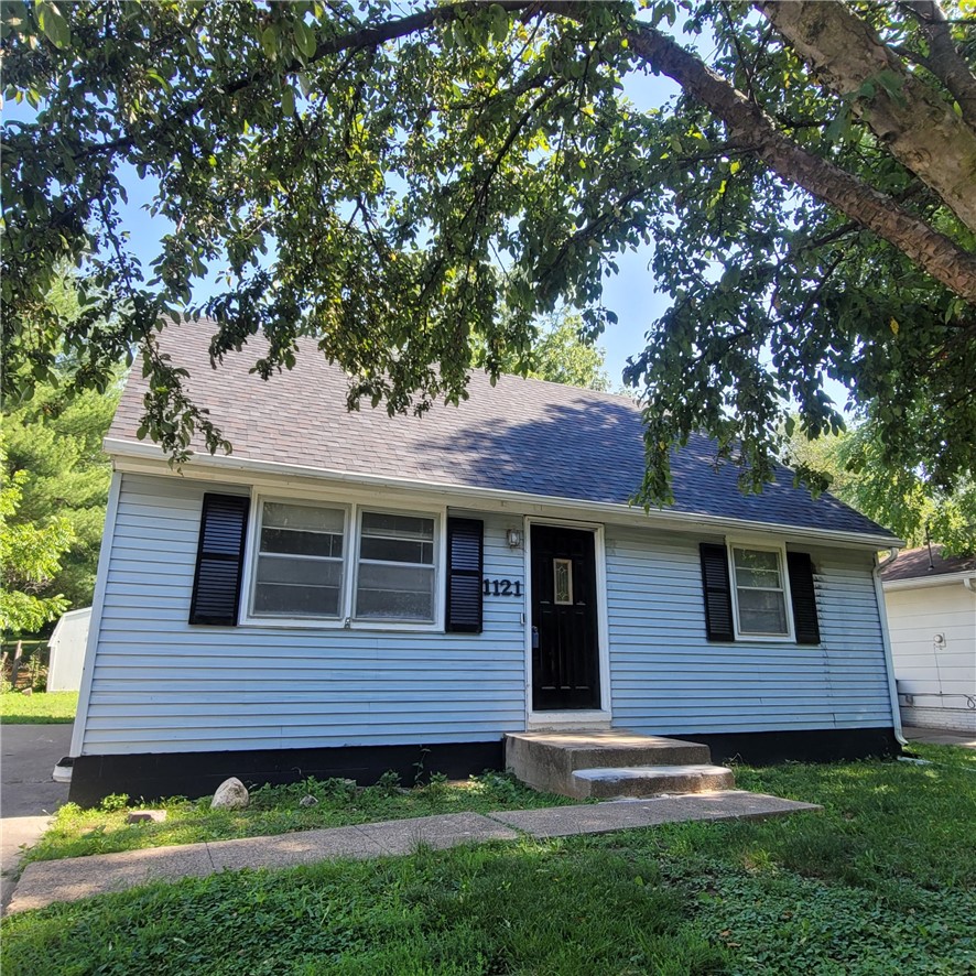 Amos Ave, Des Moines, IA 50315