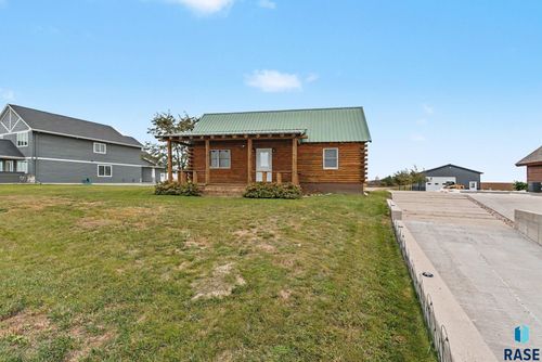 21251 Vantage Point Rd, Lake Preston, SD, 57249-6520 | Card Image