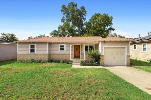 777 Cullum Ave, Hurst, TX, 76053-6475 | Card Image