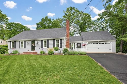 110 Raymond Hall Dr, North Attleboro, MA, 02760-3522 | Card Image