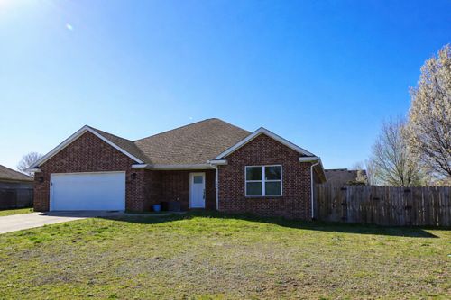 804 E 7th St, Grove, OK, 74344-7125 | Card Image