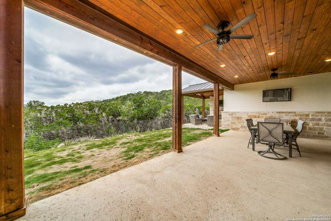 895 Private Road 1742, House other with 4 bedrooms, 5 bathrooms and null parking in Mico TX | Image 36