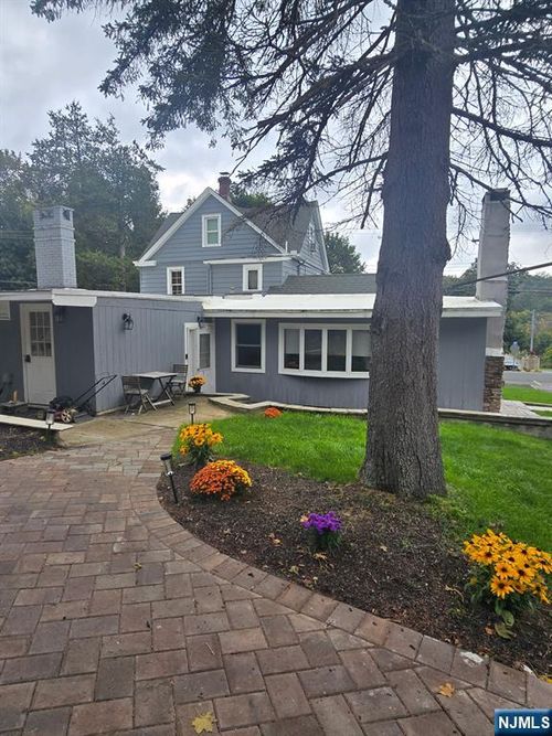 716 Glen Rd, Sparta, NJ, 07871-3743 | Card Image