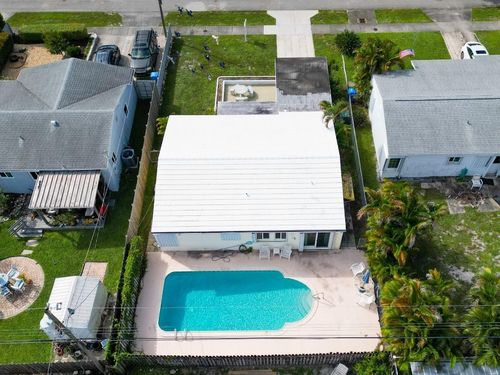 5264 Ne 3rd Ter, Fort Lauderdale, FL, 33334-2404 | Card Image