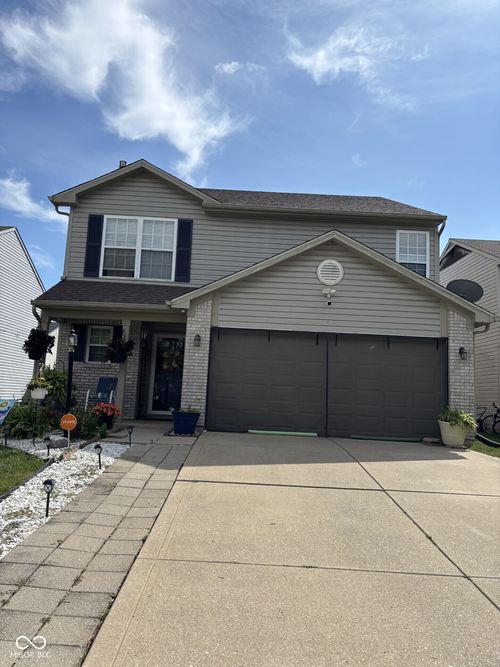 11411 Smoothbark Dr, Indianapolis, IN, 46235-4982 | Card Image