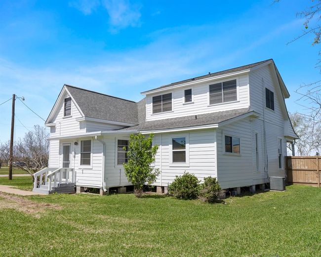 Back Exterior | Image 40
