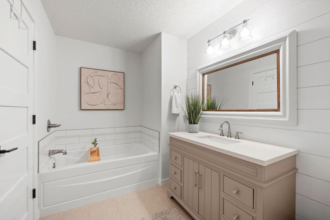 43-web-or-mls-17806 Elm Rd N-43.jpg | Image 22