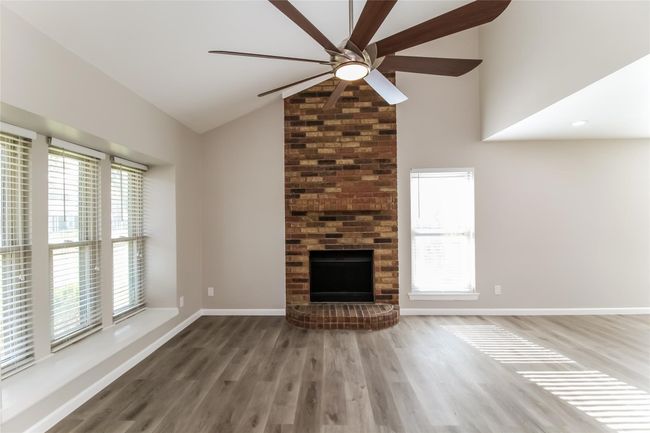 517 Yellowstone Dr, House other with 3 bedrooms, 3 bathrooms and null parking in Grapevine TX | Image 4