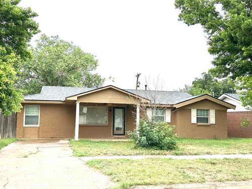1012 S Lawn St, Hale Center, TX, 79041-1425 | Card Image