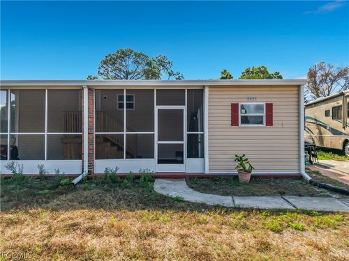 2425 Case Ln, NORTH FORT MYERS, FL, 33917-1721 | Card Image