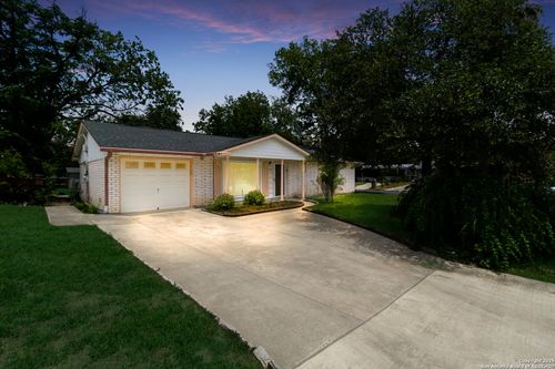 3667 Versailles Dr, San Antonio, TX, 78219-2525 | Card Image