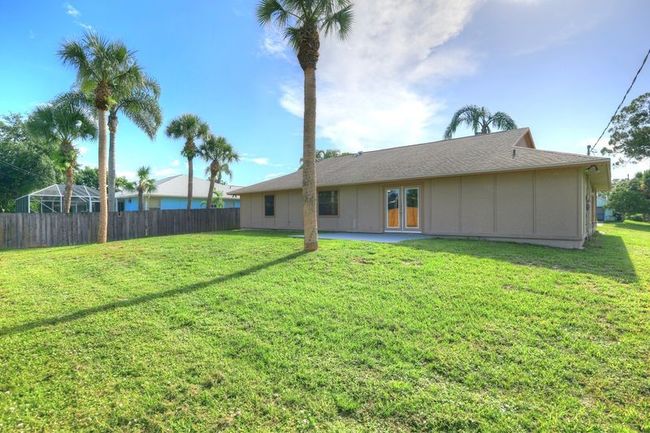 123 Friar Ct, House other with 3 bedrooms, 2 bathrooms and null parking in SEBASTIAN FL | Image 4