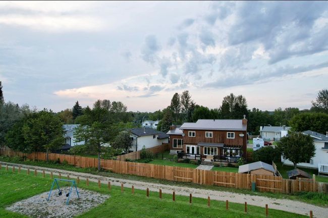 66 Harolds Hollow, Home with 4 bedrooms, 2 bathrooms and 5 parking in Whitecourt AB | Image 5