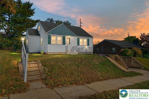 1009 N 13th St, Allentown, PA, 18102-1126 | Card Image