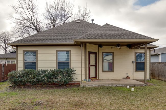 617 E Worth St, House other with 3 bedrooms, 2 bathrooms and null parking in Grapevine TX | Image 18