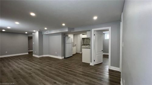 2-29 Birchcliffe Cres, Hamilton, ON, L8T4K6 | Card Image