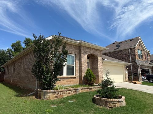 1909 Augustus Dr, Fort Worth, TX, 76120-2119 | Card Image