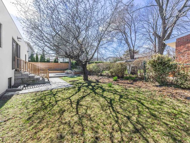 22 Yorkleigh Ave, House other with 6 bedrooms, 4 bathrooms and 4 parking in Etobicoke ON | Image 46