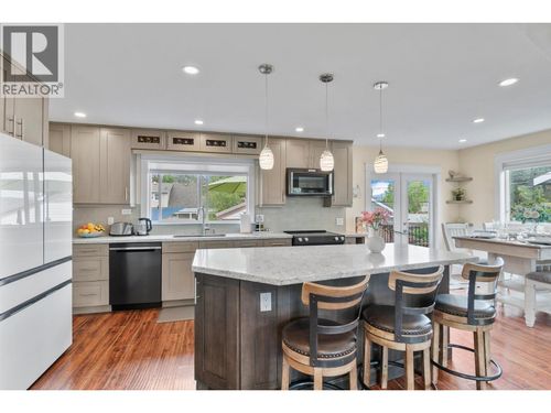 845 Richter St, Kelowna, BC, V1Y2J9 | Card Image