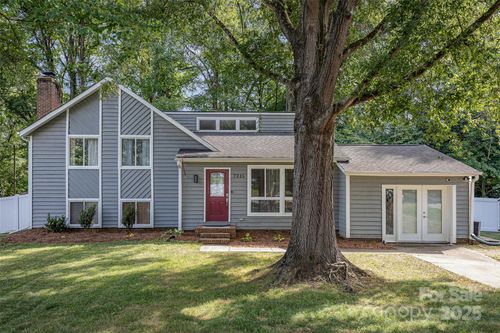 7215 Connan Ln, Charlotte, NC, 28226-8252 | Card Image