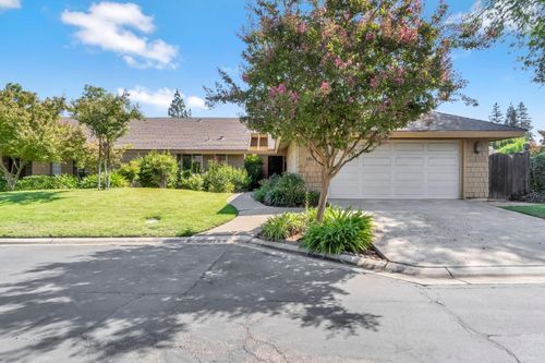 1041 W Sierra Ave, Fresno, CA, 93711-2033 | Card Image