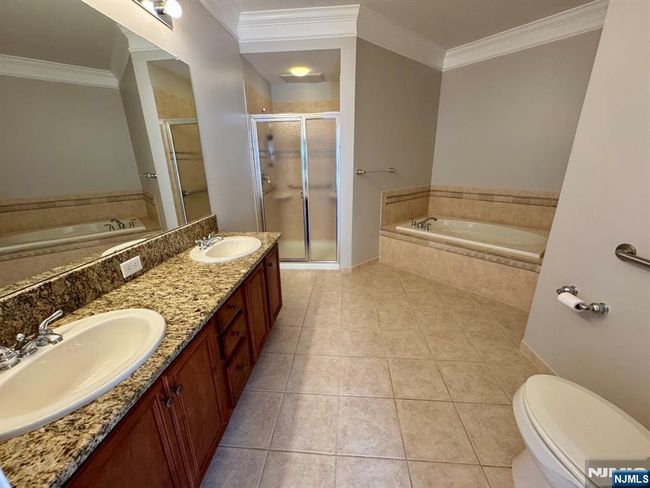 7207 Ravenscroft Rd, Condo with 2 bedrooms, 2 bathrooms and null parking in Clifton NJ | Image 20