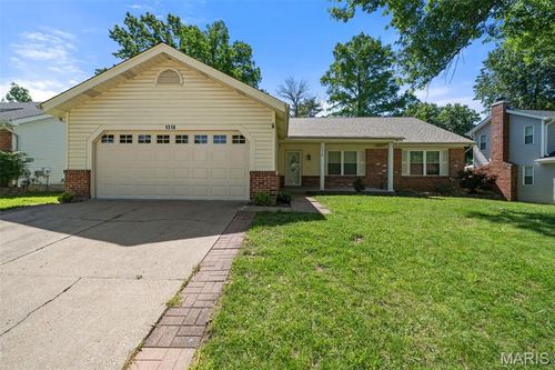 1316 Westbrooke Terrace Dr, Ballwin, MO, 63021-7537 | Card Image