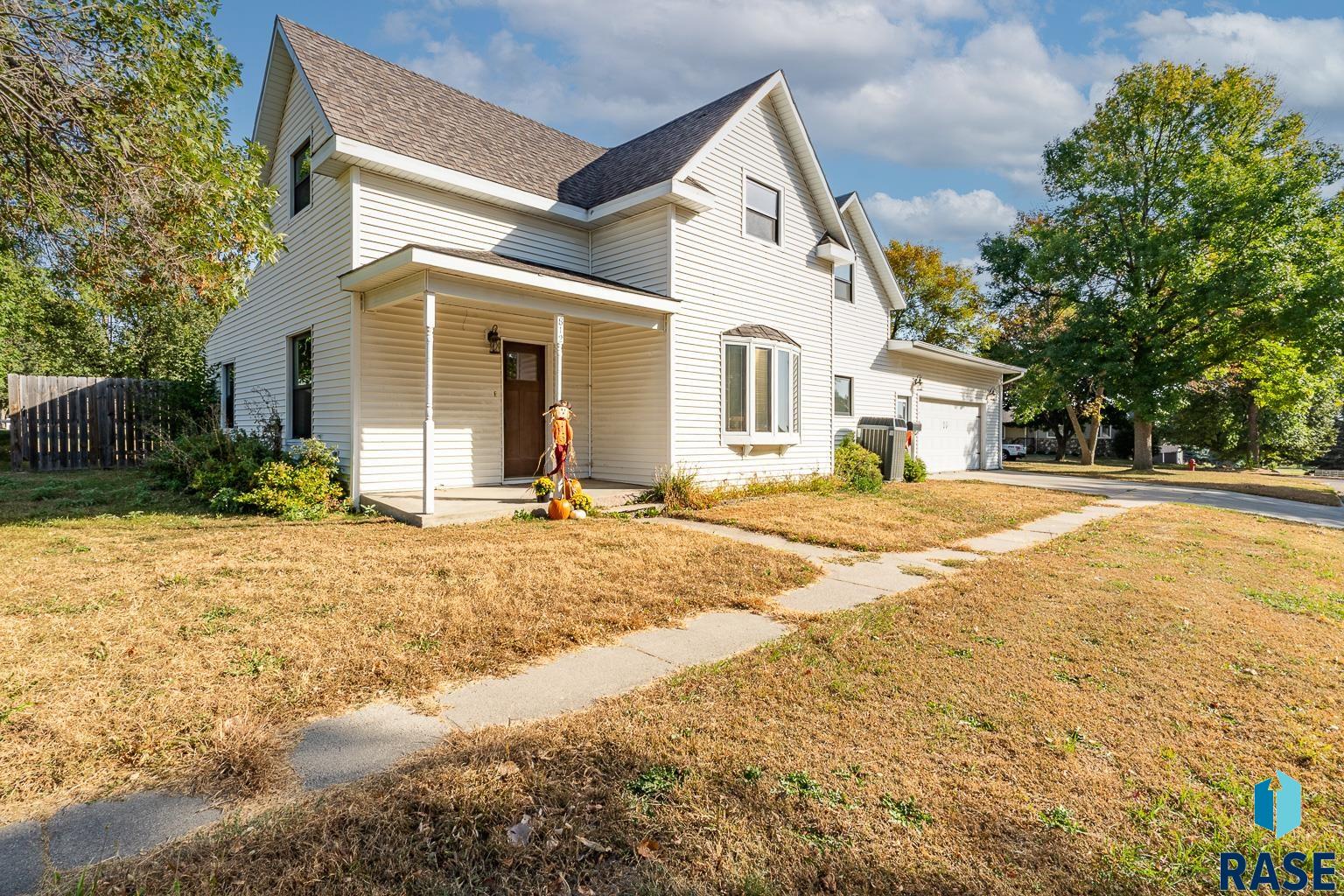 10th St, Dell Rapids, SD 57022
