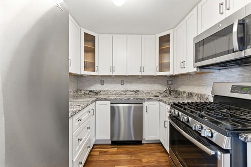 apt-608-22 Chestnut Pl, Brookline, MA, 02445-7589 | Card Image