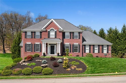205 Erin Dr, Cranberry Twp, PA, 16066-2325 | Card Image