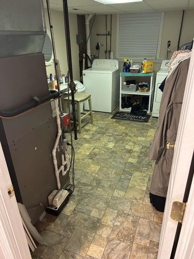 102 Dalton St, House other with 3 bedrooms, 1 bathrooms and null parking in Nashua NH | Image 20