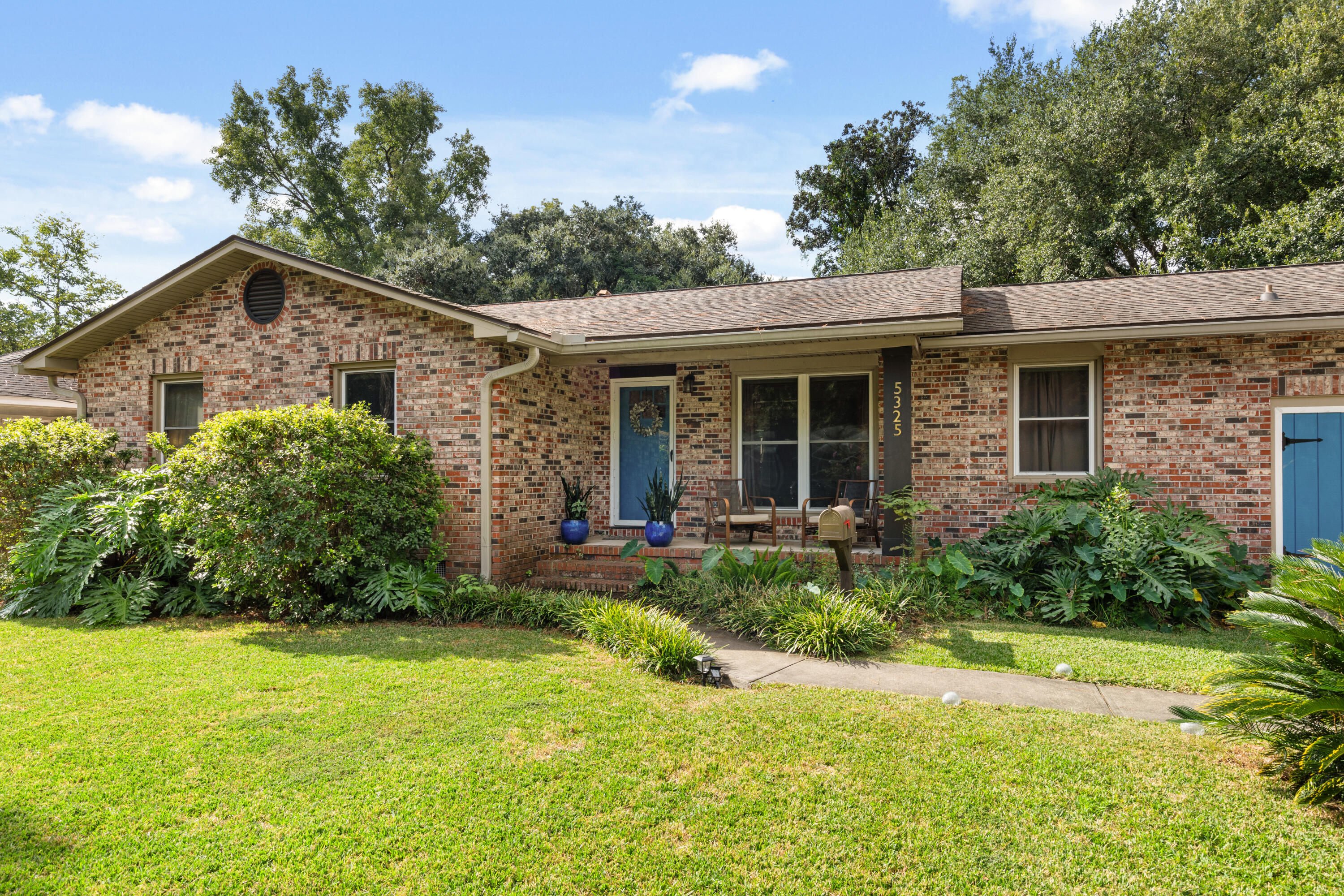Hartford Cir, North Charleston, SC 29405