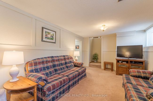 933 Ashdale Cres W, House other with 4 bedrooms, 2 bathrooms and 3 parking in Peterborough ON | Image 23